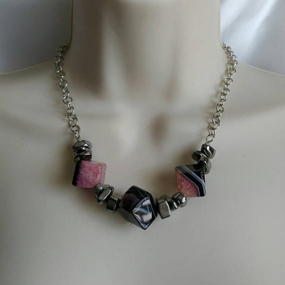 Handmade: Agate & hematite gemstone necklace - Picture 2 of 6